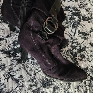 Chic Women's Heeled Boots in Deep Purple